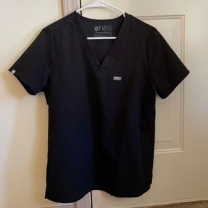 FIGS black scrub top with one pocket - M